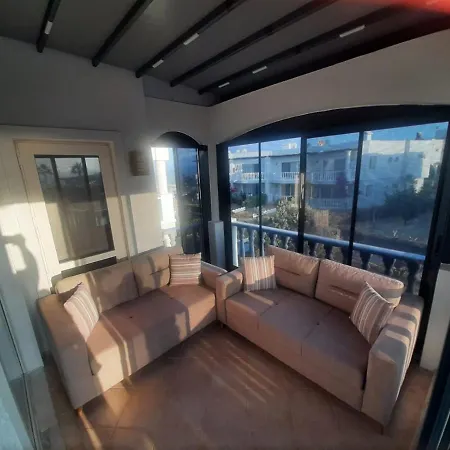 с видом на море с бассейном Apartament Milas