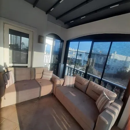 Apartament с видом на море с бассейном *
